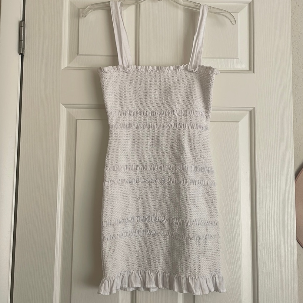 Flirty white dress 🤍